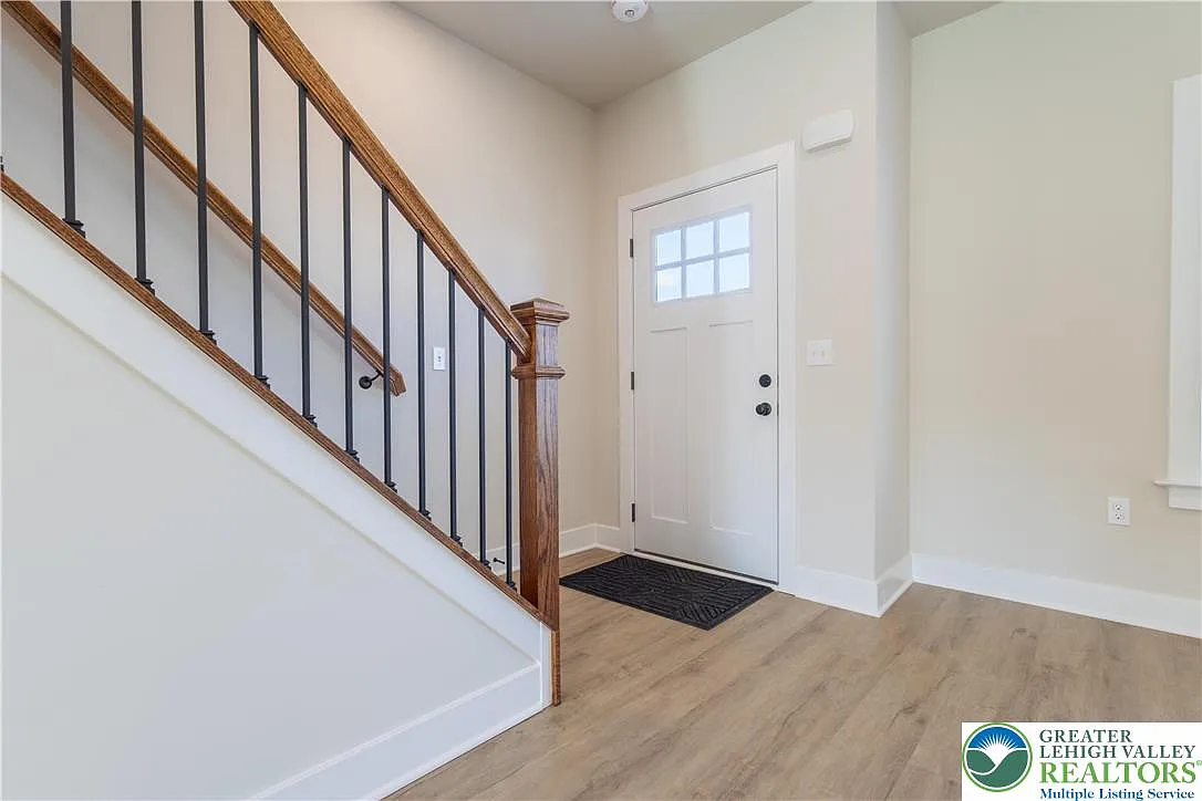 2 bed, 2.5 bath, 1380 sqft, $2,500 — Photo 4