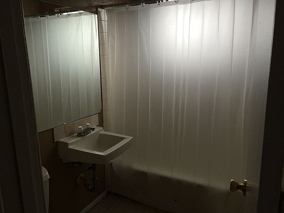 3rd image of 225 Vermont St NE APT 2