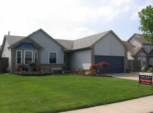 48939 Pine Glen Dr, Chesterfield, MI 48051