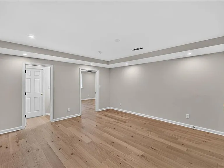 4996 N Peachtree Rd — Photo 7