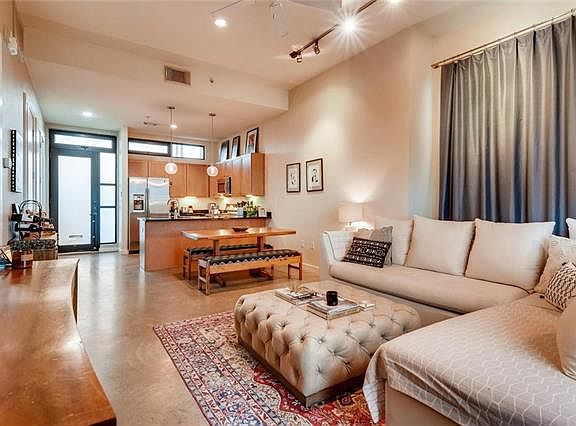 3rd image of 2525 S Lamar Blvd APT 301