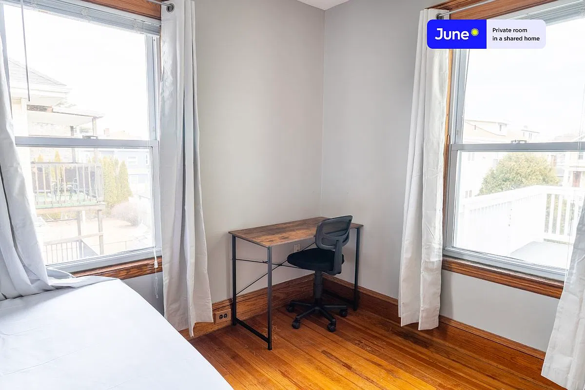 21 Bradbury Ave — Photo 3