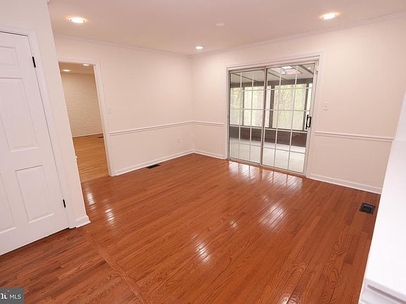 4th image of 508 Holly Rd