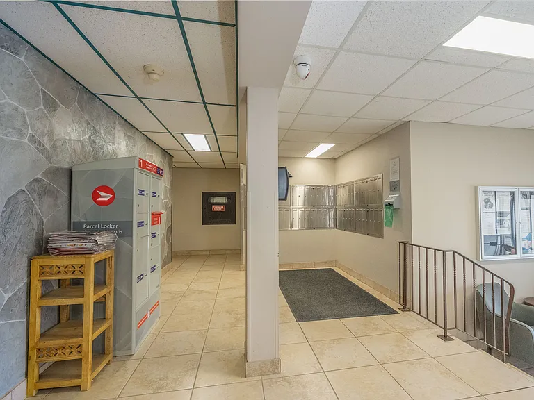 105 Giroux St #101 — Photo 7