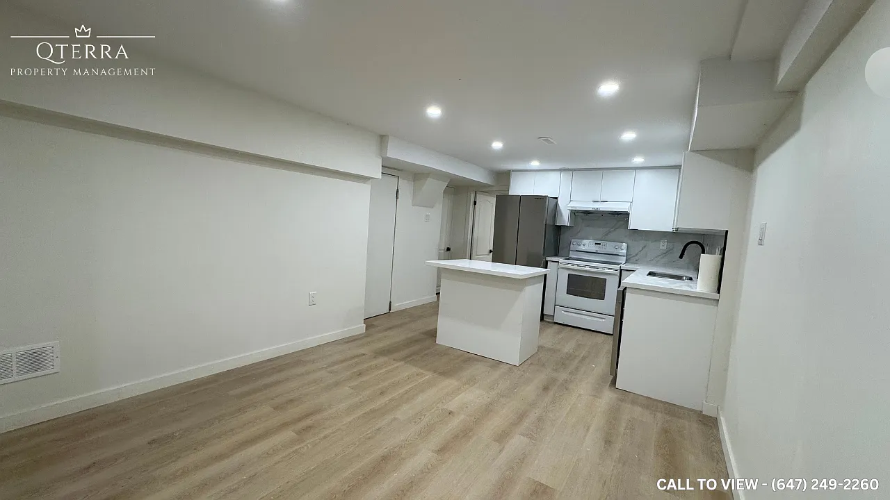 2 bed, 700 sqft, $1,749 — Photo 1
