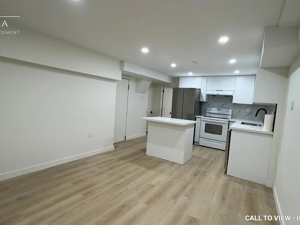943 Upper Gage Ave #2B