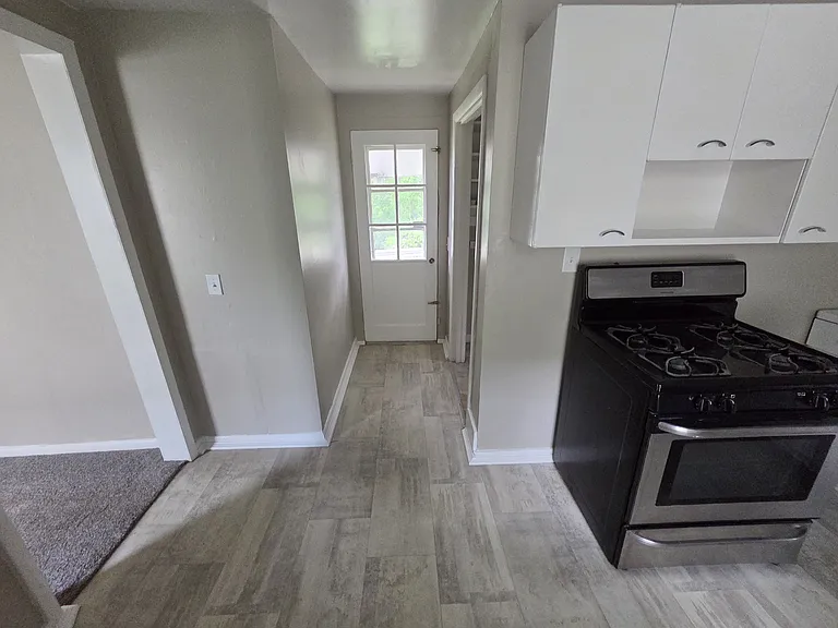 1046 W Maple Ave — Photo 10