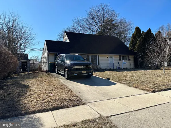 71 Handy Rd, Levittown, PA 19056