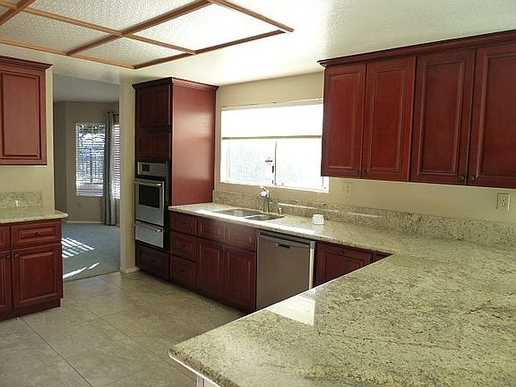 4th image of 23637 Gold Rush Dr