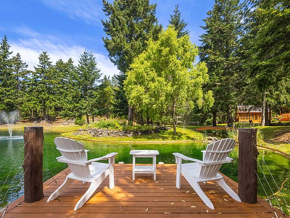 A spring-fed lake brings nature to your doorstep