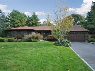10 Partridge Ln, Huntington, NY 11743