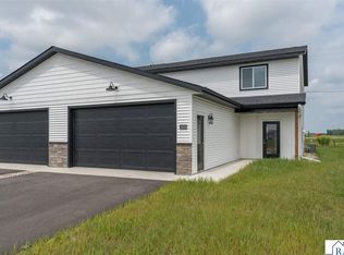 3203 Scotch Ln, Mankato, MN 56001