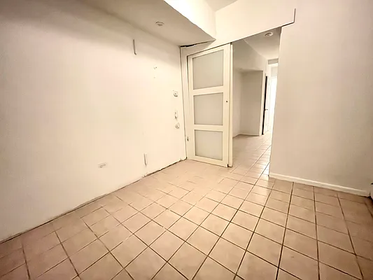 Rented by J PRESTON AND ASSOCIATES INC | media 21