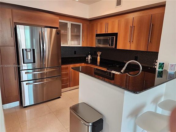 3rd image of 335 Biscayne Blvd #4000