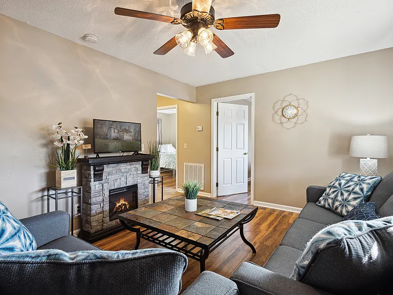 198 Harmony Dr — Photo 16