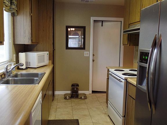 4th image of 3321 Union Springs Way