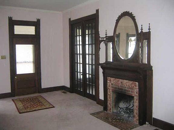 5th image of 1537 E Clinton St