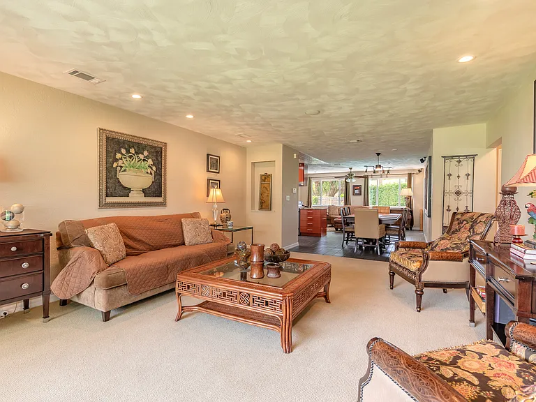 2679 John Anderson Dr — Photo 3
