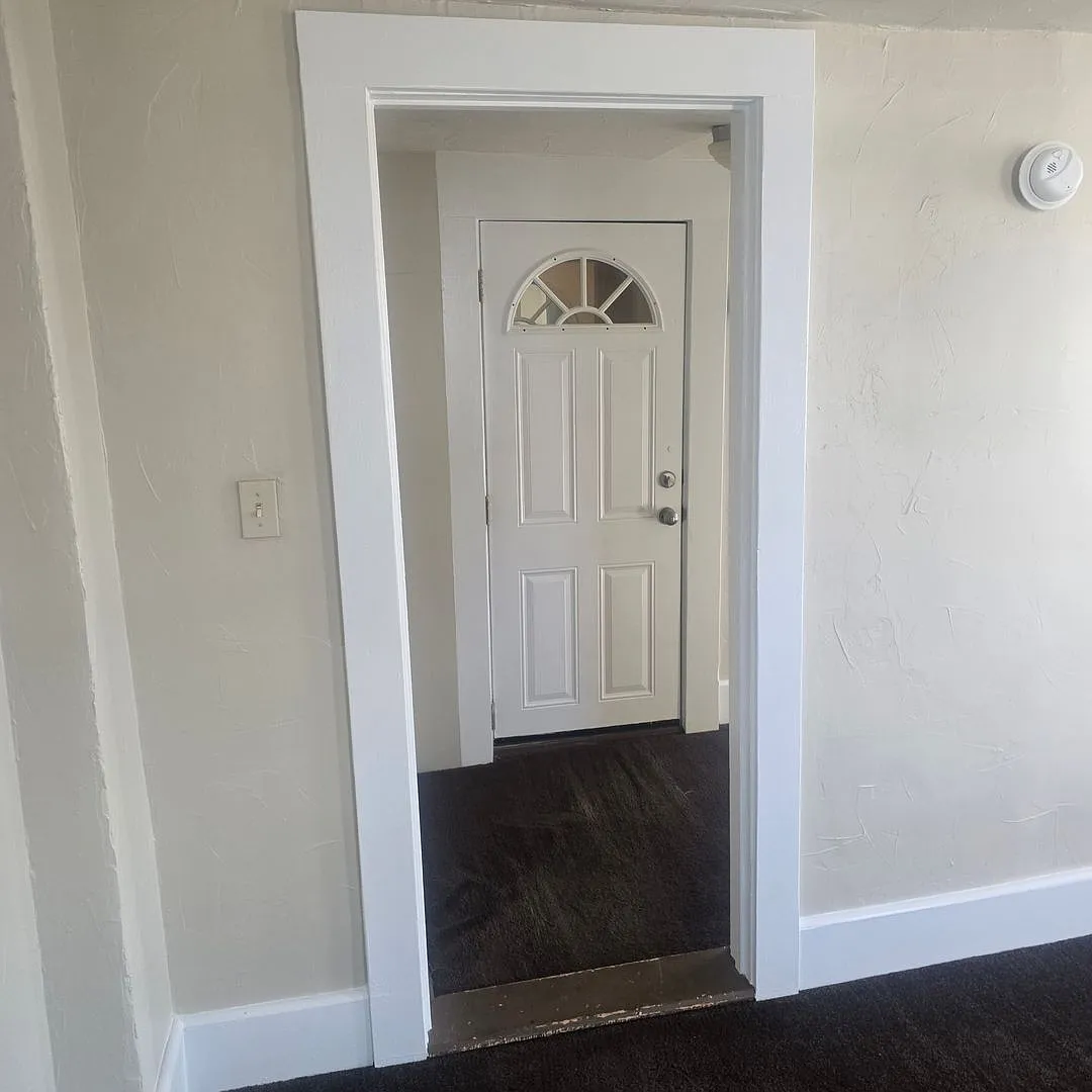 372 Amherst St — Photo 1