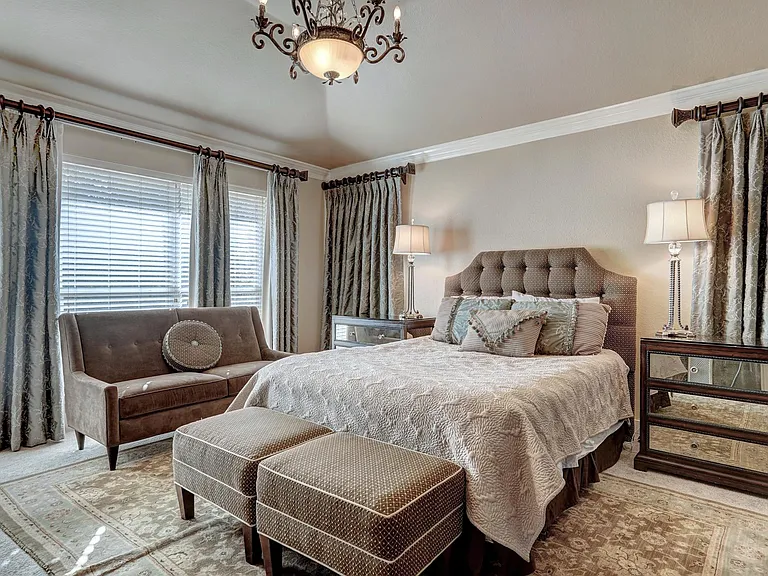 2639 Henley Dr — Photo 27