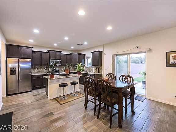 3rd image of 1019 Aubrey Springs Ave