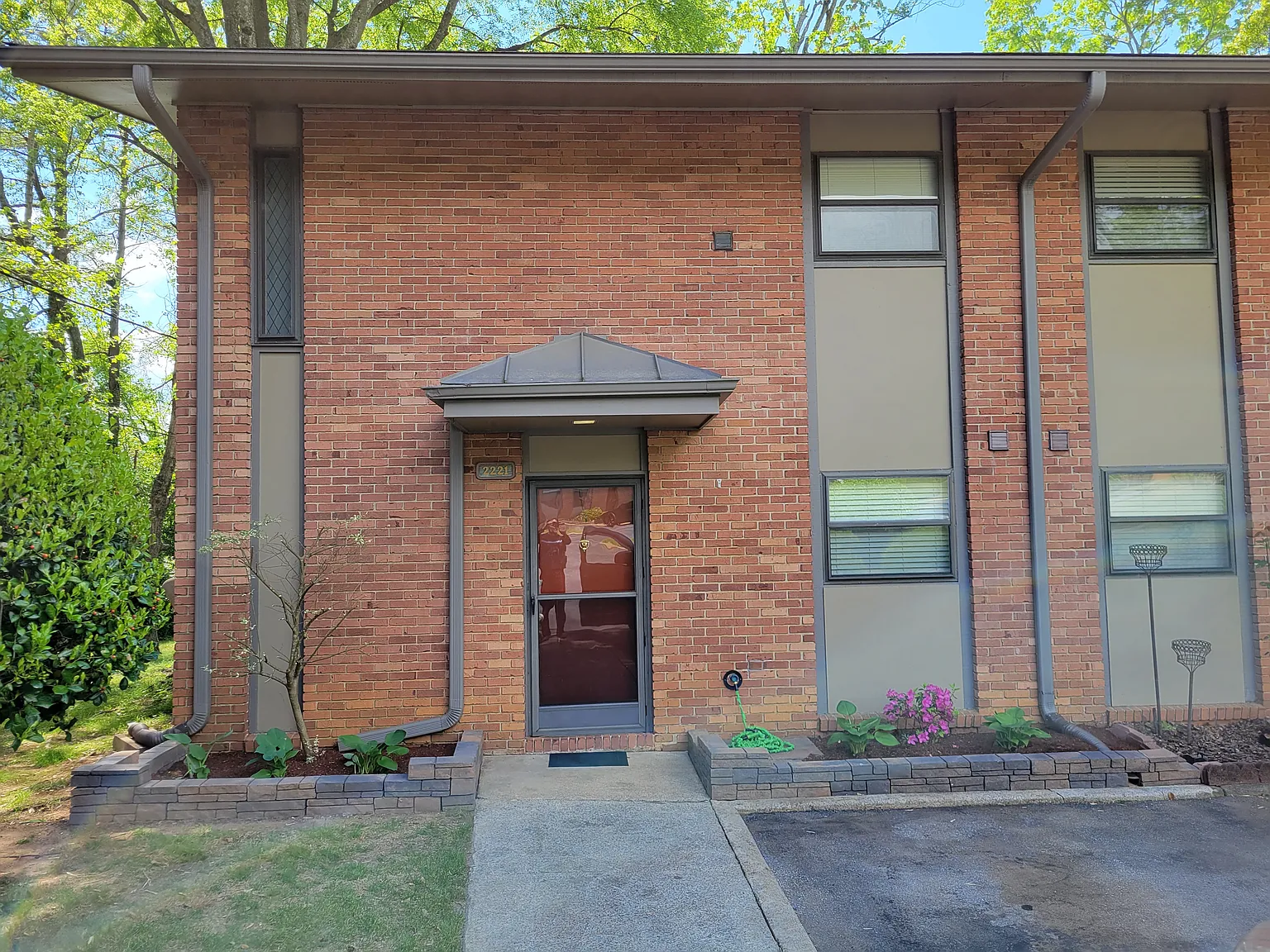 2 bed, 1.5 bath, 1200 sqft, $1,000 — Photo 3