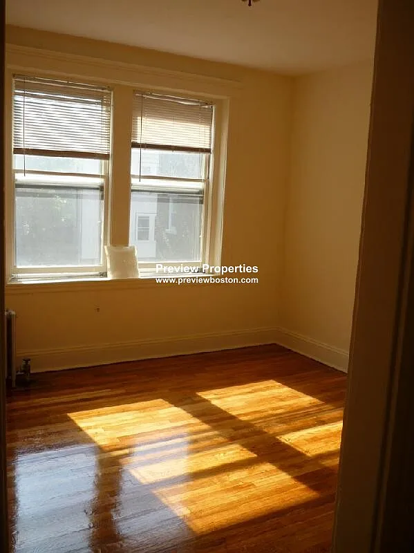 1 bed, 1.0 bath, $2,400 — Photo 3
