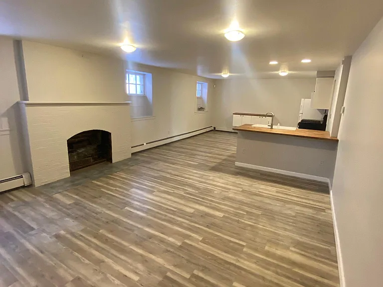 1437 N High St #1 — Photo 1