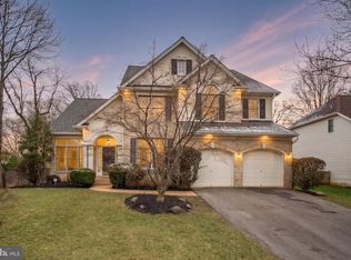 2373 Whitestone Hill Ct, Falls Church, VA 22043