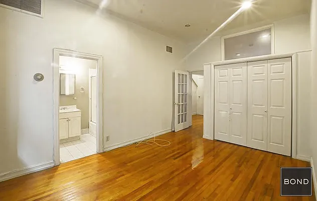 Rented by Bond New York | media 6