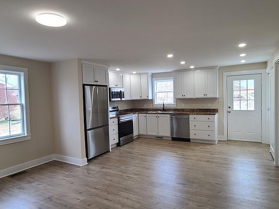 5th image of 6414 Greensburg Rd