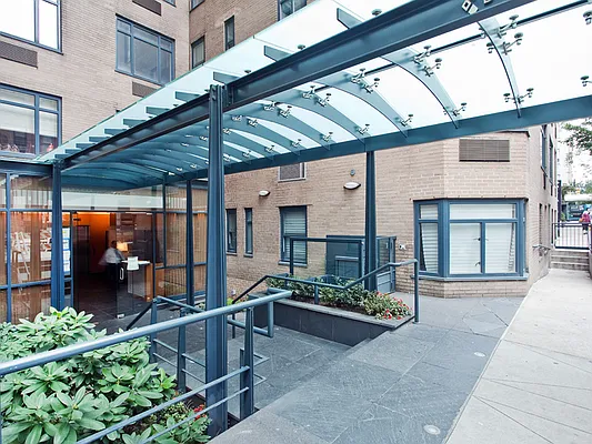 Sold by Sotheby's International Realty | media 10