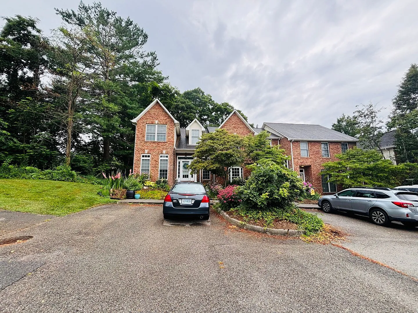 * Re-Rental Available 11/16/26 * 3 Bedroom, 2.5 Bath Townhouse — Photo 1