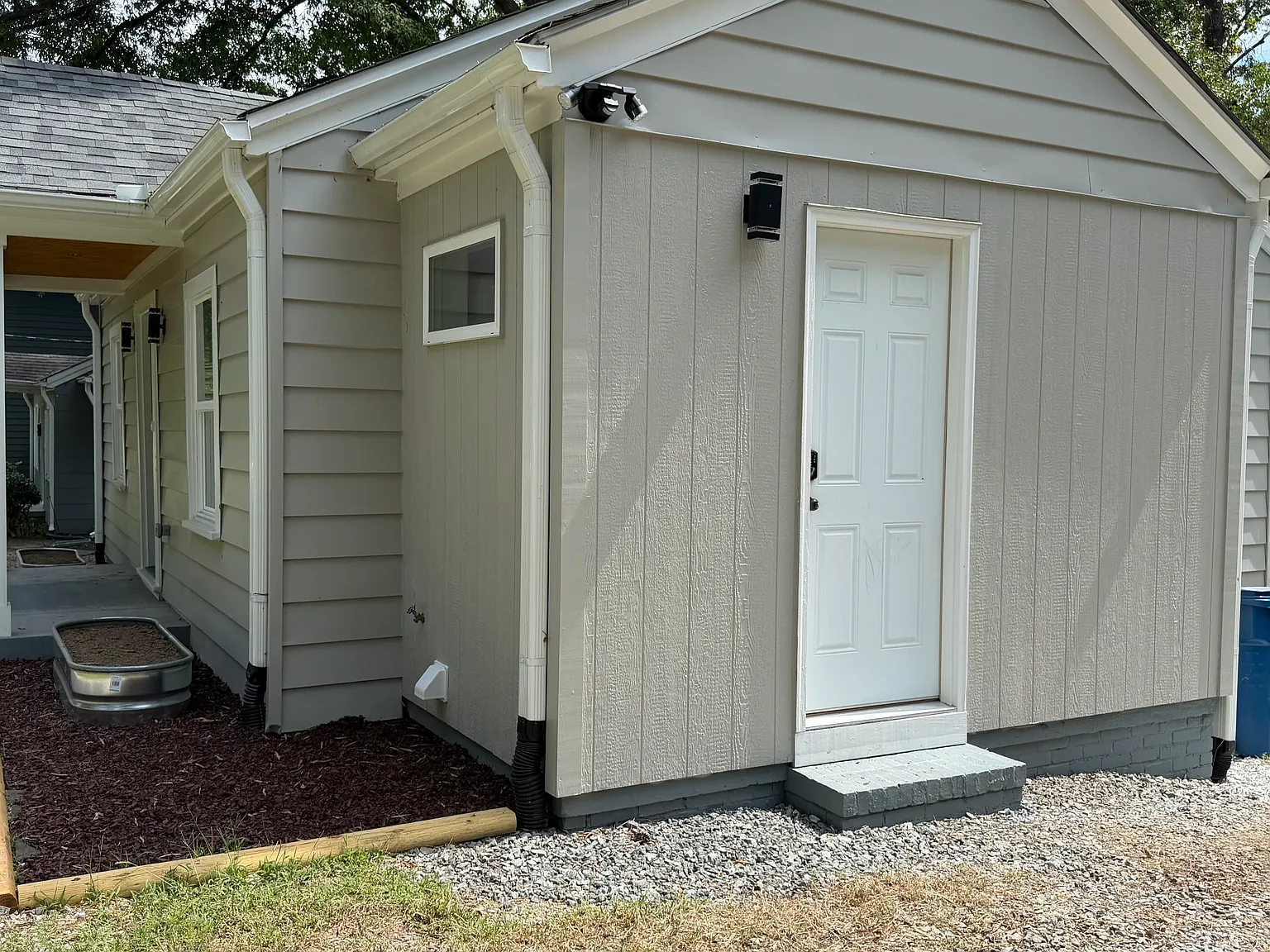 2 bed, 700 sqft, $1,700 — Photo 3