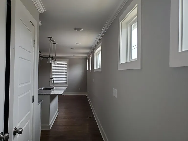 6018 California Ave — Photo 9