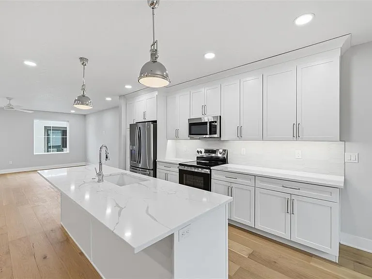 4208 W Carmen St #C — Photo 10