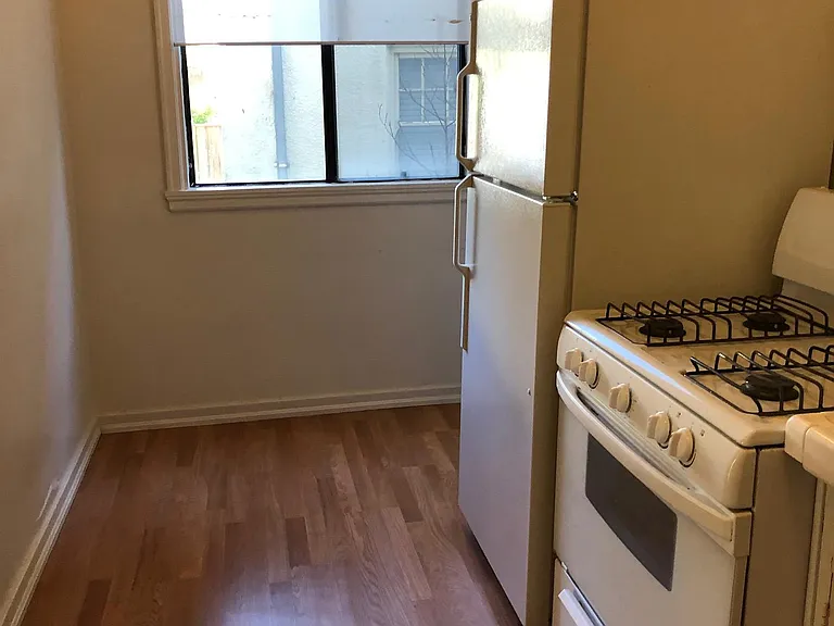 2355 Hilgard Ave #105 — Photo 7