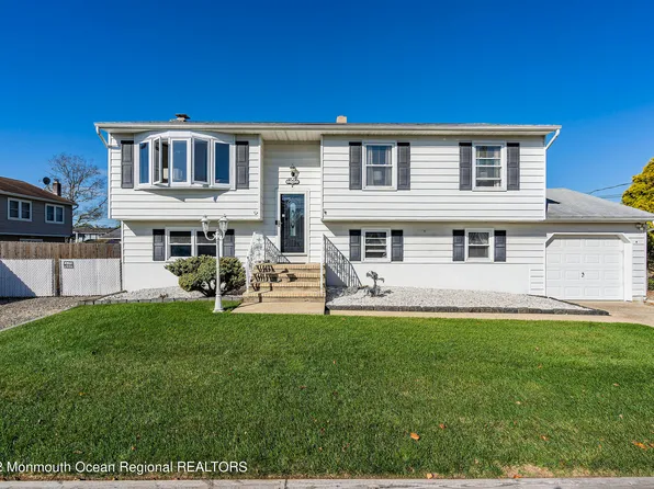 1144 Windward Avenue, Beachwood, NJ 08722