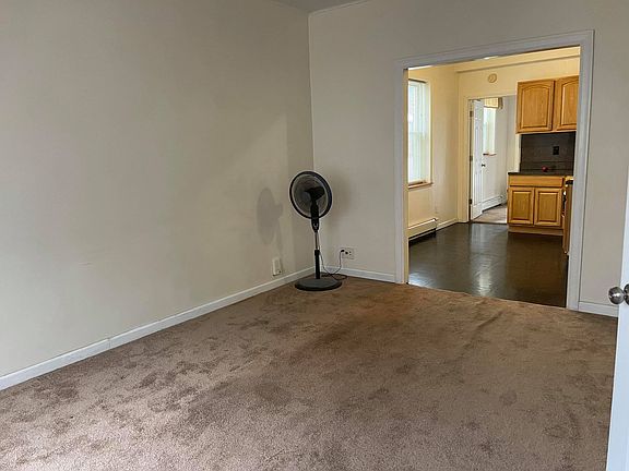 4th image of 1427 Merry Ave #1