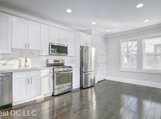 1100 Holbrook Ter NE #4, Washington, DC 20002