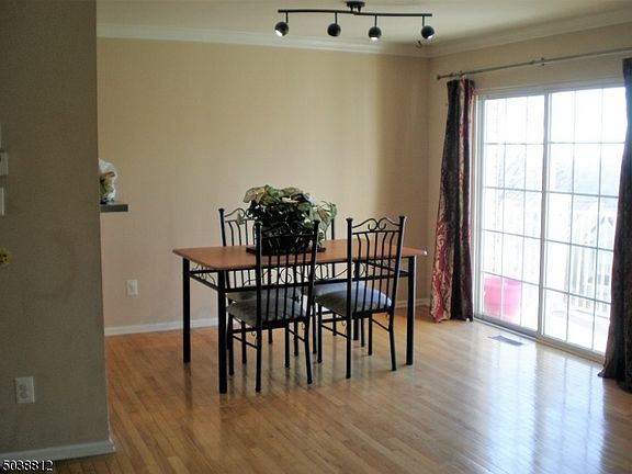 5th image of 166 Vista Ter #166