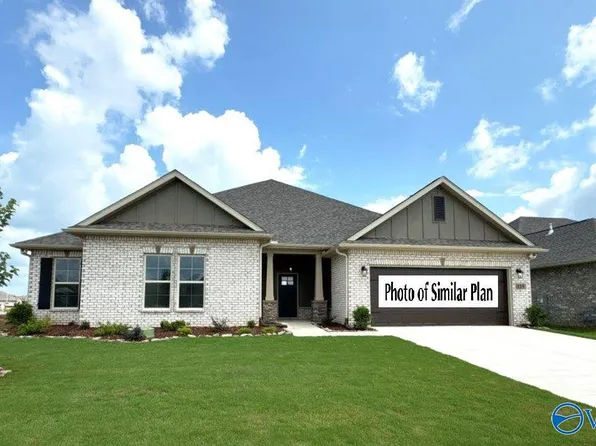 105 Dolf Leaf Ln, Huntsville, AL 35811
