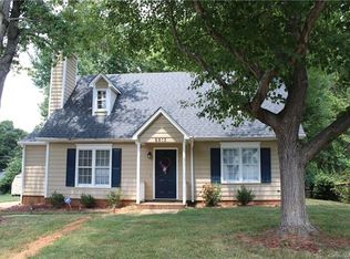 8813 Brass Bell Ct, Charlotte, NC 28227