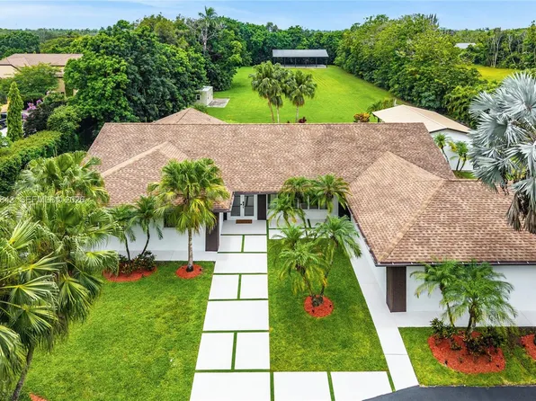 13900 Mustang Trl, Southwest Ranches, FL 33330
