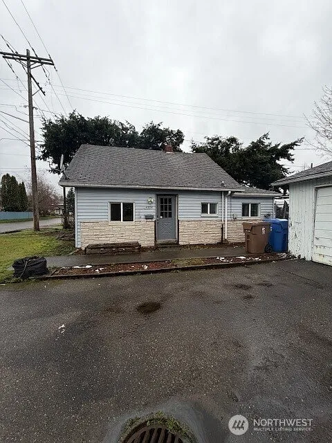 4924 S Fife Street photo 1