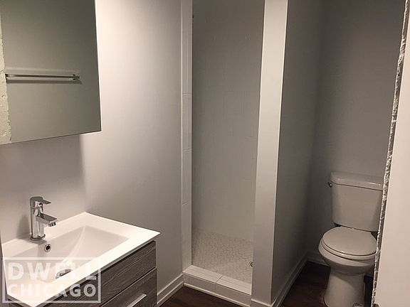 4th image of 5708 N Winthrop Ave #1
