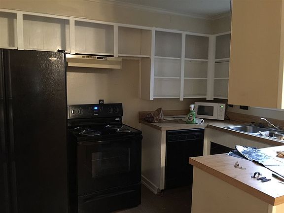 4th image of 3413 Marguerite Dr