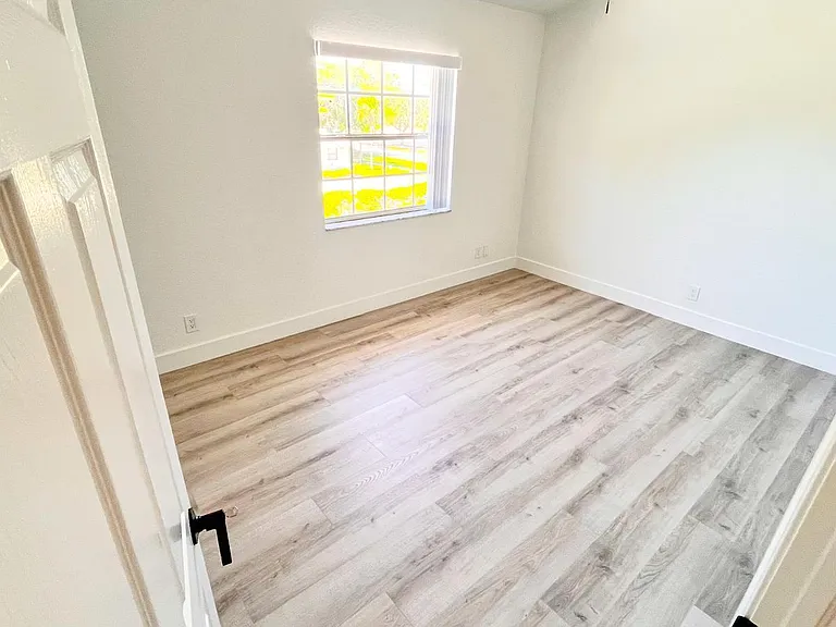 1438 Hawthorne Pl — Photo 30