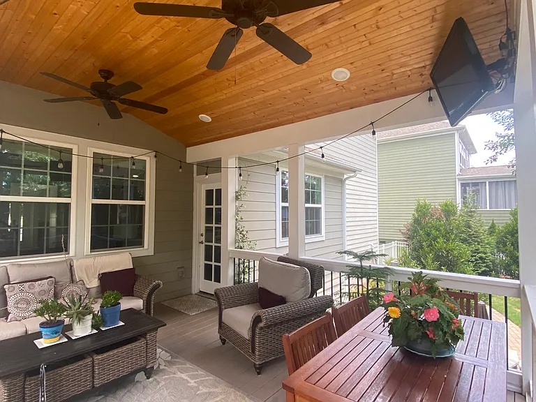 Screened-in porch