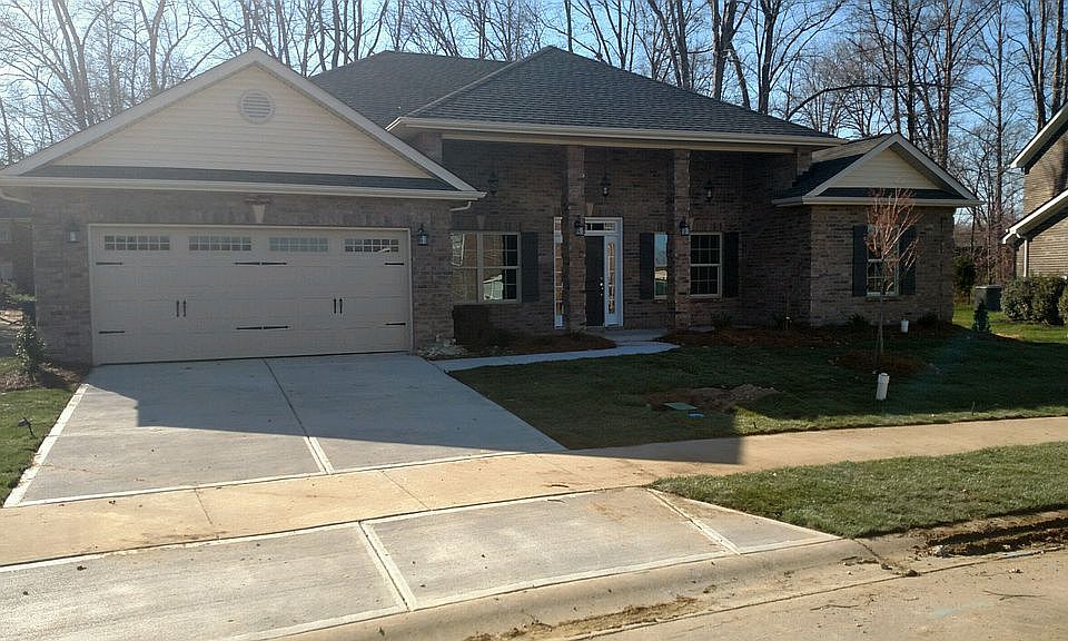 2nd image of 351 Village Loop Dr
